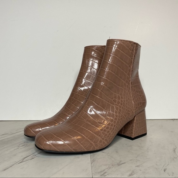 New! Steve Madden Darma Pink Croc Faux Leather Bootie 8.5M - Picture 14 of 14